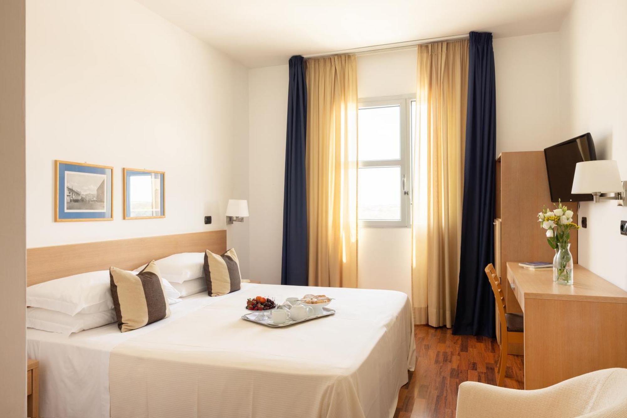 Hotel Majesty Bari Luaran gambar